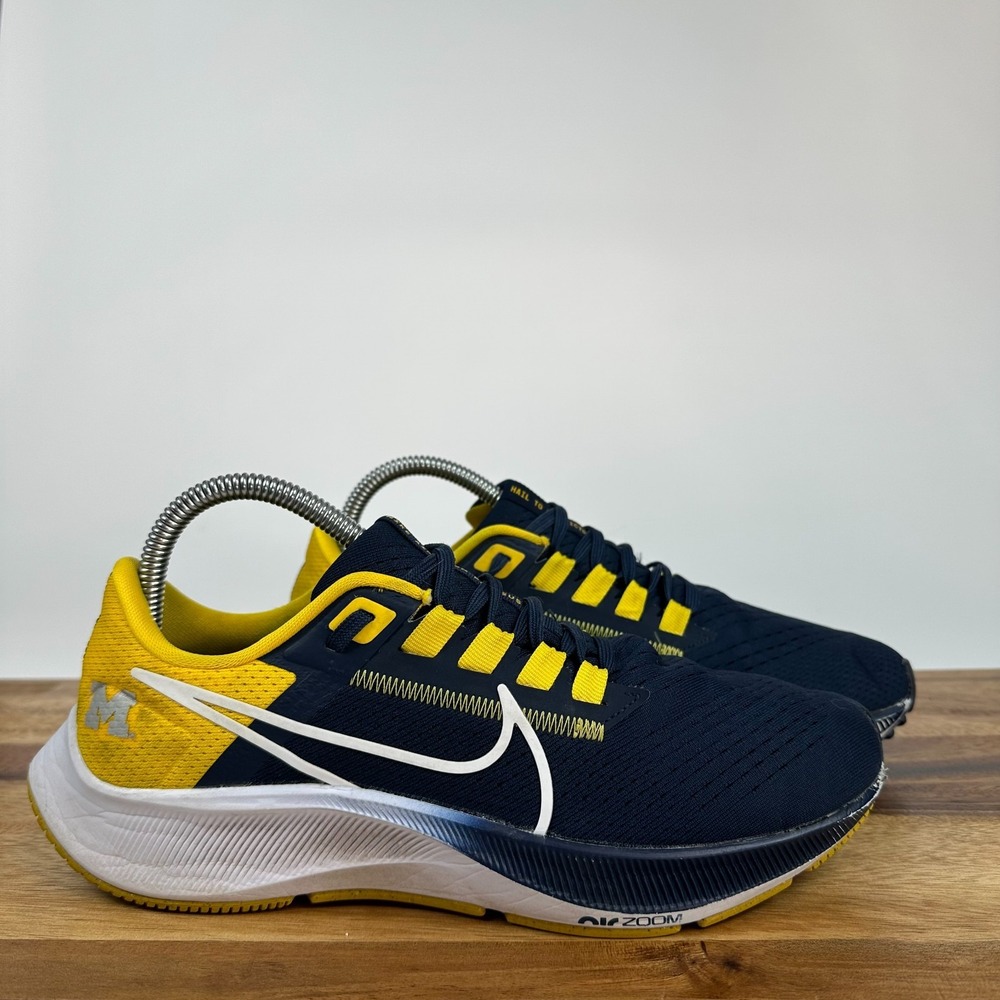 Mens Nike Zoom Pegasus 38 University of Michigan Sneakers Shoes Size 7 M GUC